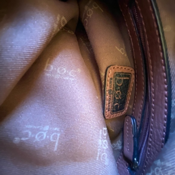 EUC BOC Red Purse Pretty Red and Brown with shoulder strap - Picture 5 of 9